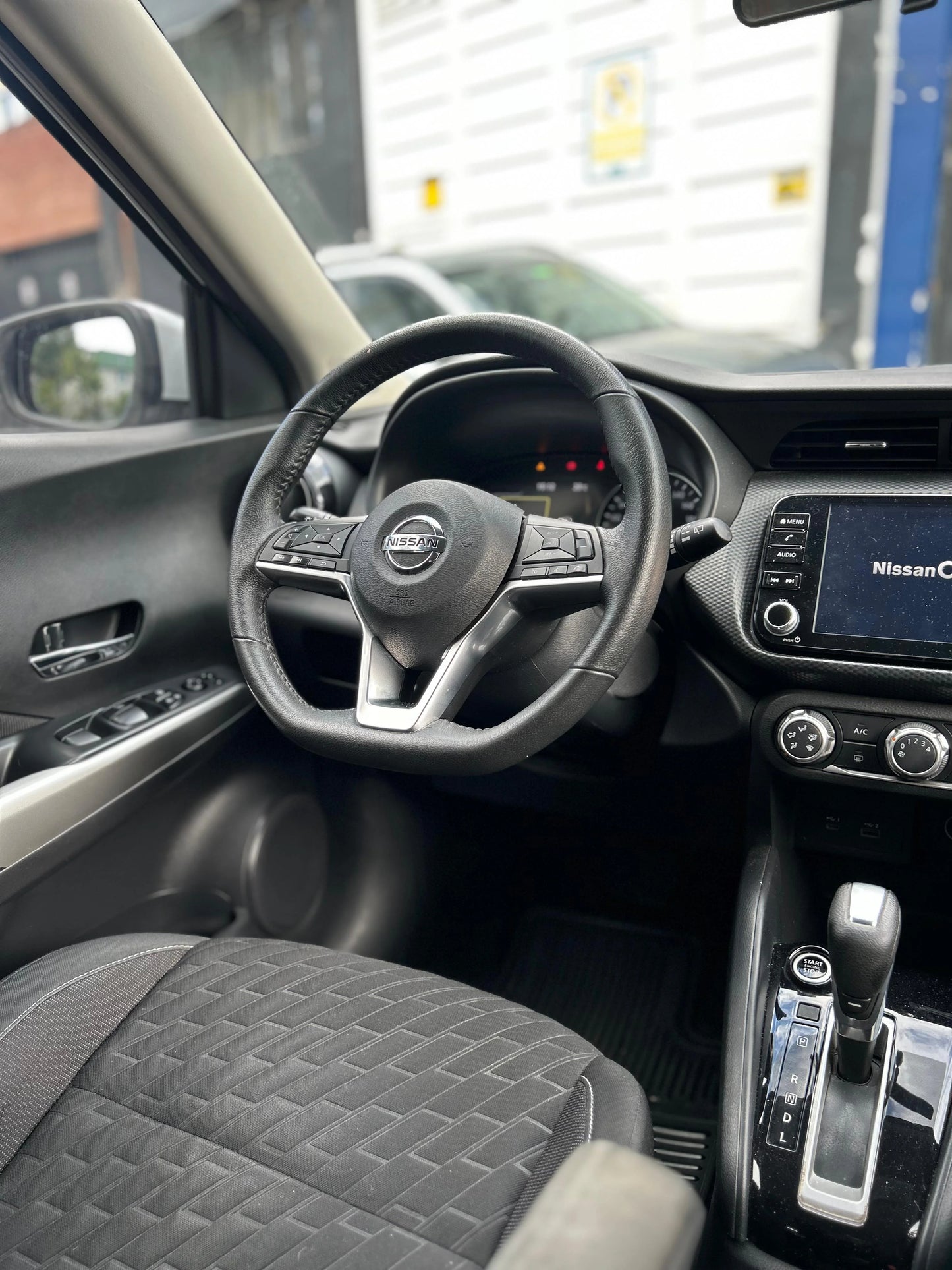 NISSAN KICKS ADVANCE – AUTOMÁTICA GASOLINA 1.6L SUV