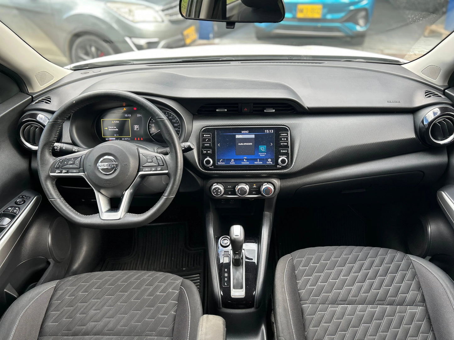 NISSAN KICKS ADVANCE – AUTOMÁTICA GASOLINA 1.6L SUV