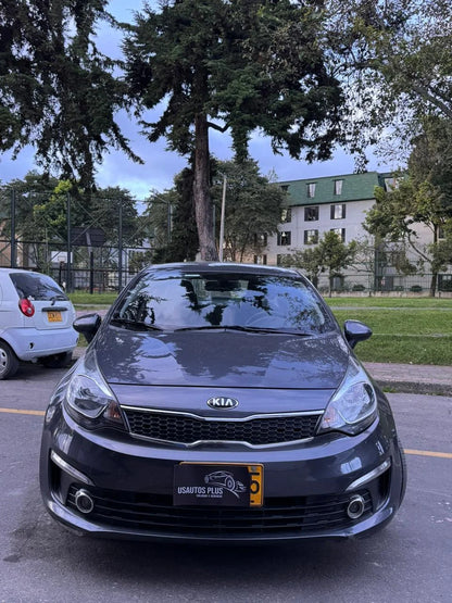 KIA RÍO R SEDÁN AUTOMÁTICO