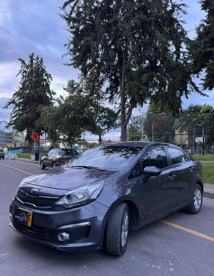 KIA RÍO R SEDÁN AUTOMÁTICO