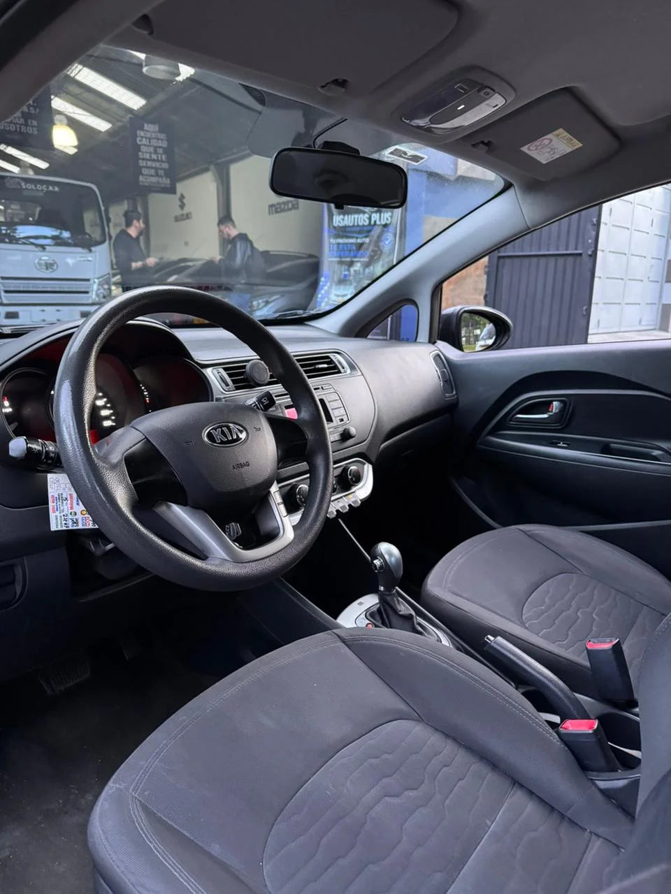 KIA RÍO R SEDÁN AUTOMÁTICO