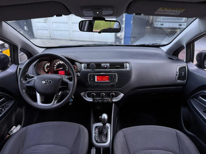 KIA RÍO R SEDÁN AUTOMÁTICO