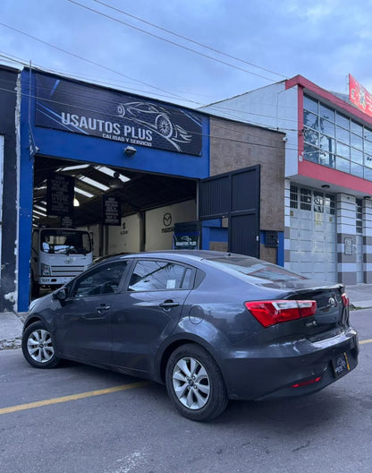 KIA RÍO R SEDÁN AUTOMÁTICO