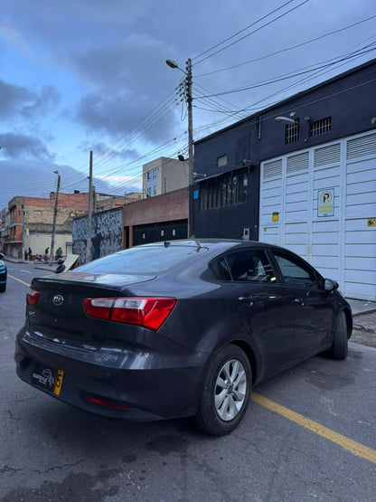 KIA RÍO R SEDÁN AUTOMÁTICO