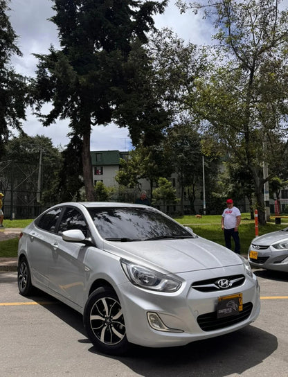 HYUNDAI ACCENT i25 MECÁNICO