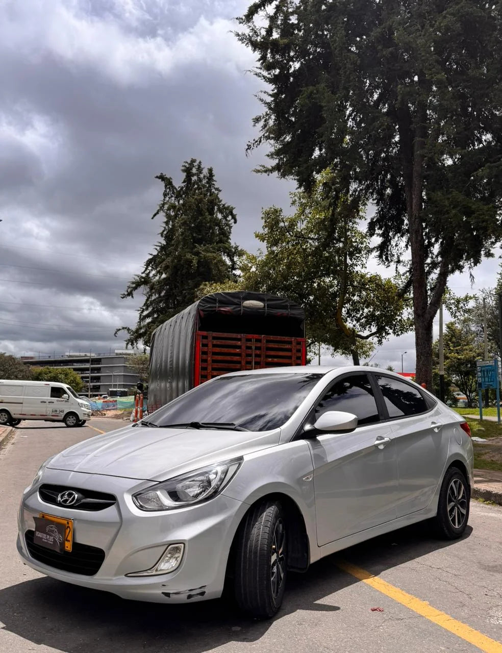 HYUNDAI ACCENT i25 MECÁNICO