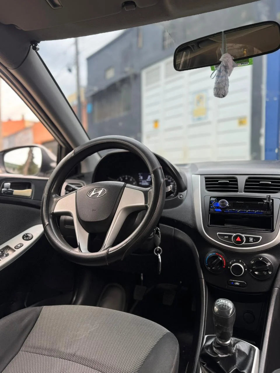 HYUNDAI ACCENT i25 MECÁNICO