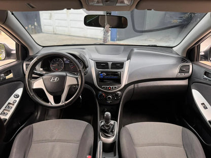 HYUNDAI ACCENT i25 MECÁNICO