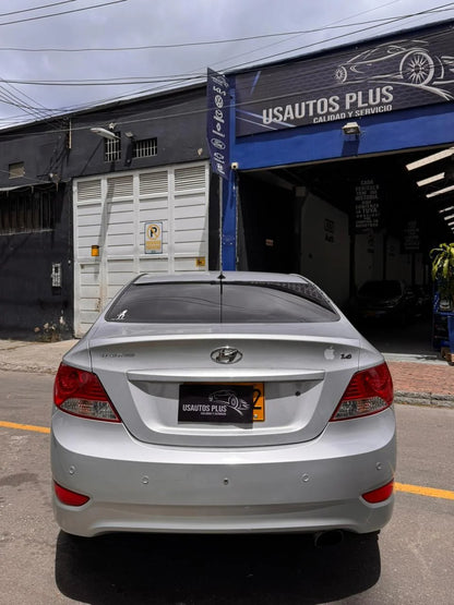 HYUNDAI ACCENT i25 MECÁNICO