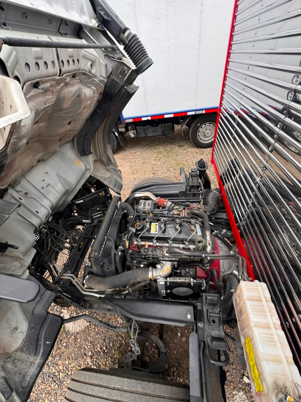 FOTON FHR MOTOR CUMMINS FURGÓN CARGA SECA