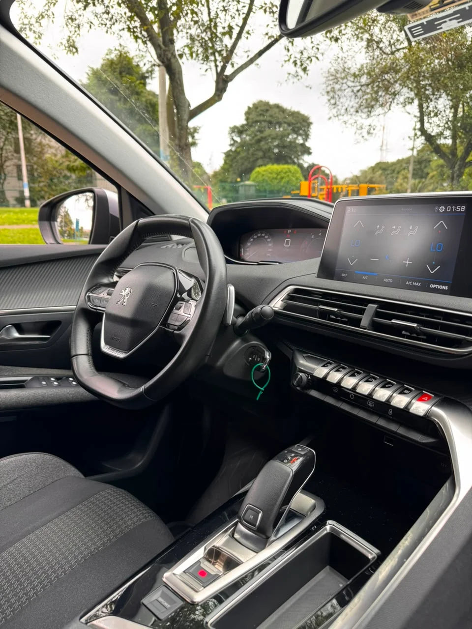 PEUGEOT 3008 ALLURE PACK COPILOT AUTOMÁTICA