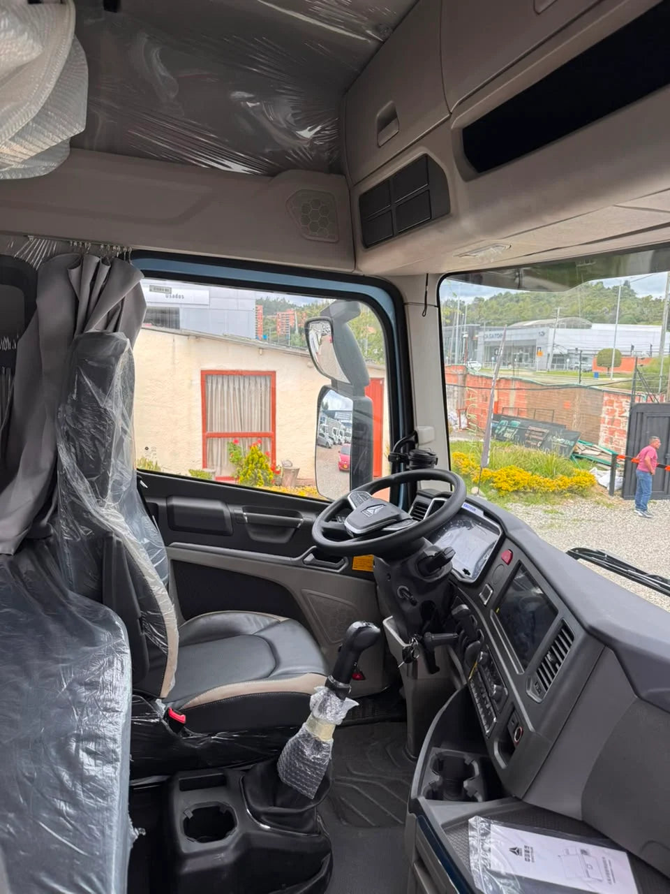 SINOTRUK HOWO MAX 540 6X4 MT