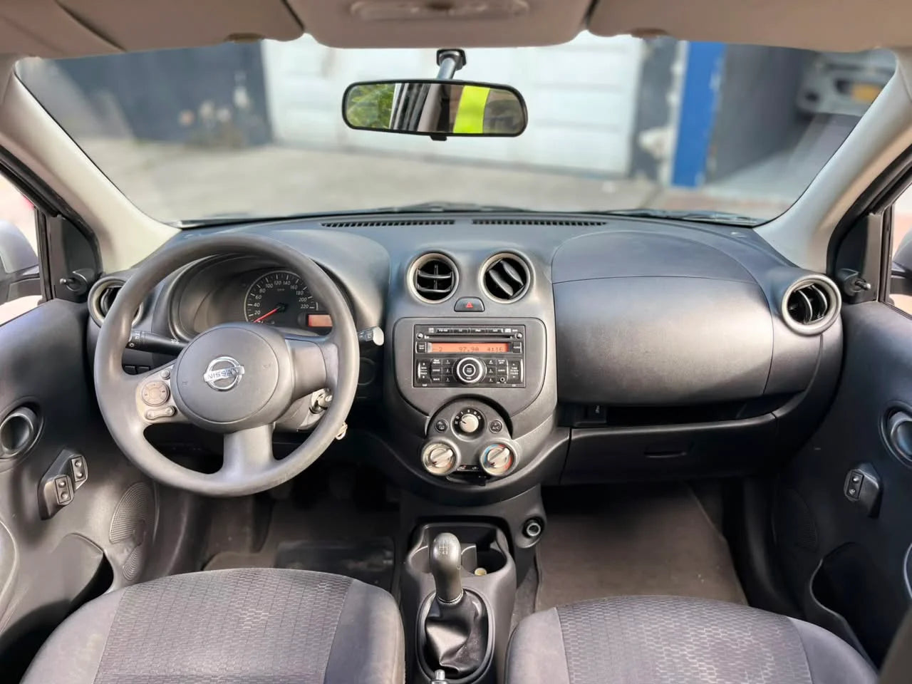 NISSAN MARCH SENSE MECÁNICO 2013