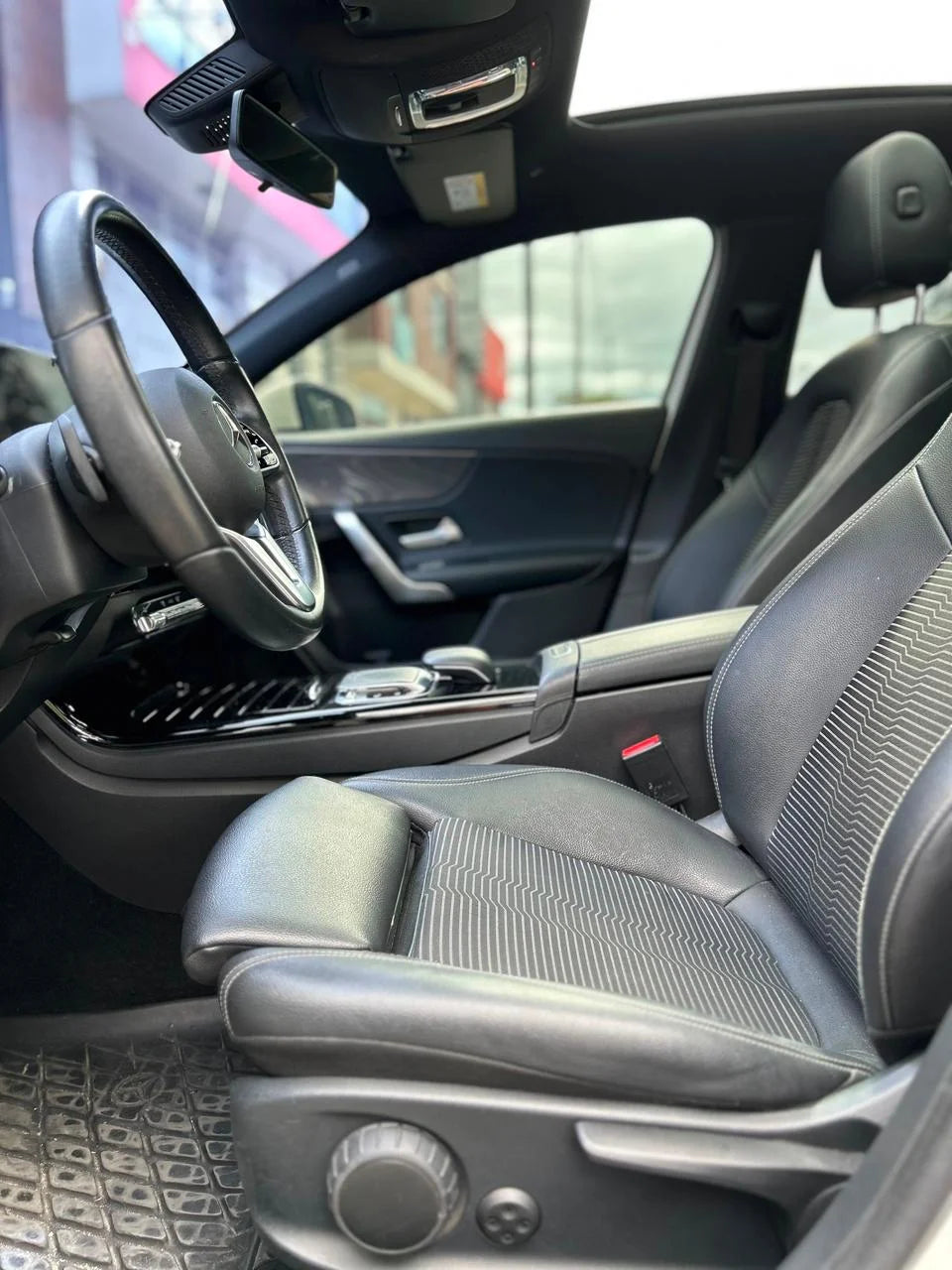 MERCEDES-BENZ A200 AUTOMÁTICO