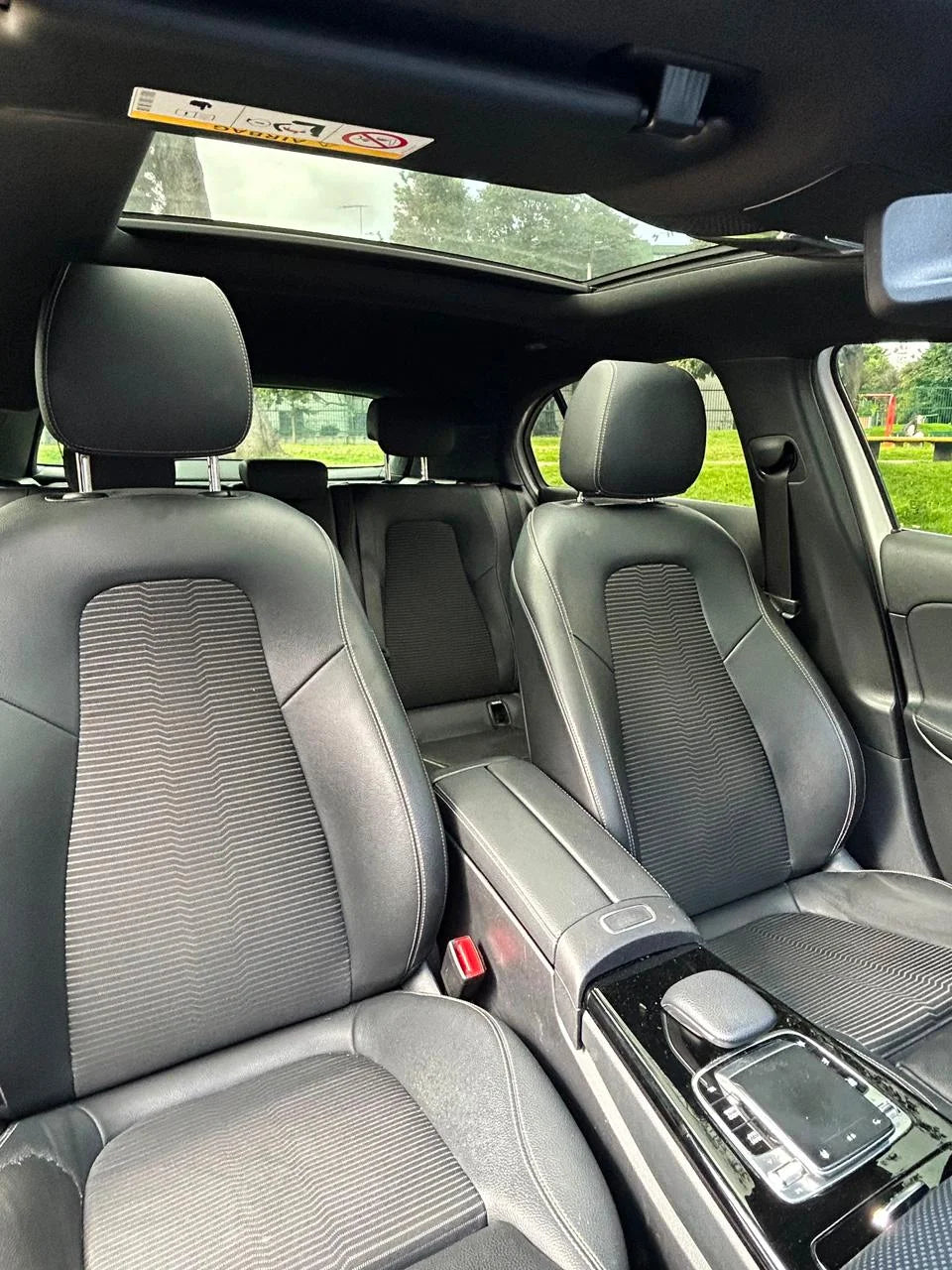 MERCEDES-BENZ A200 AUTOMÁTICO