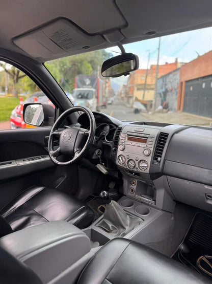 MAZDA BT-50 DOBLE CABINA GASOLINA 2011