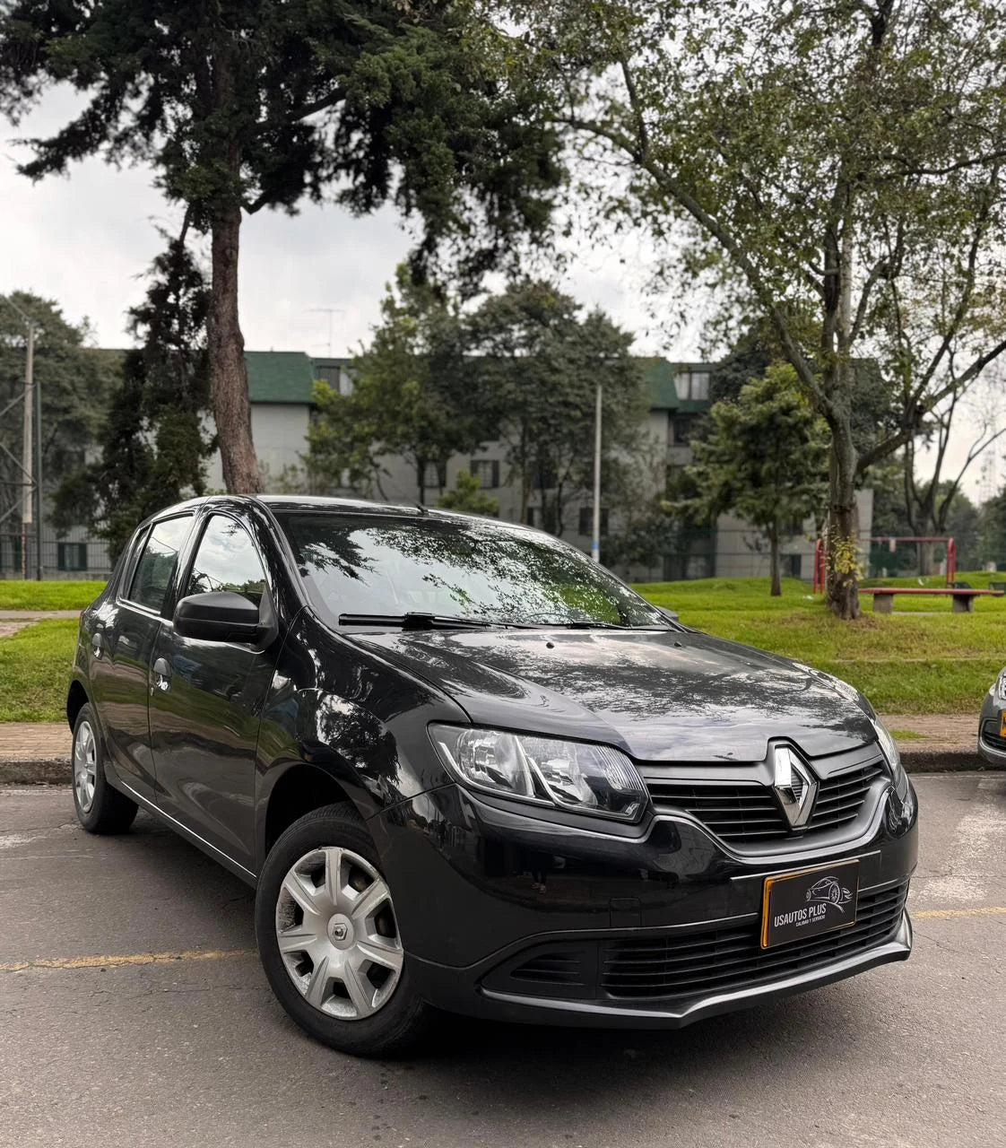 RENAULT SANDERO AUTHENTIQUE / LIFE MT