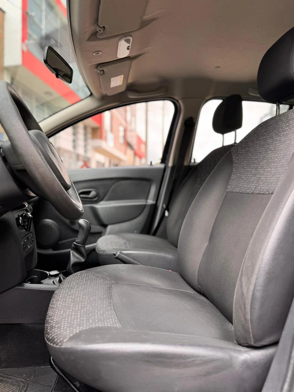 RENAULT SANDERO AUTHENTIQUE / LIFE MT