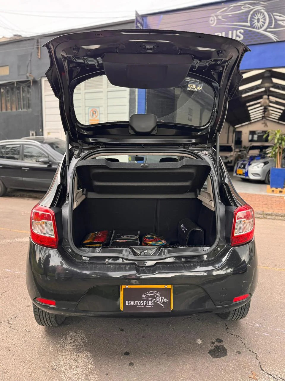 RENAULT SANDERO AUTHENTIQUE / LIFE MT