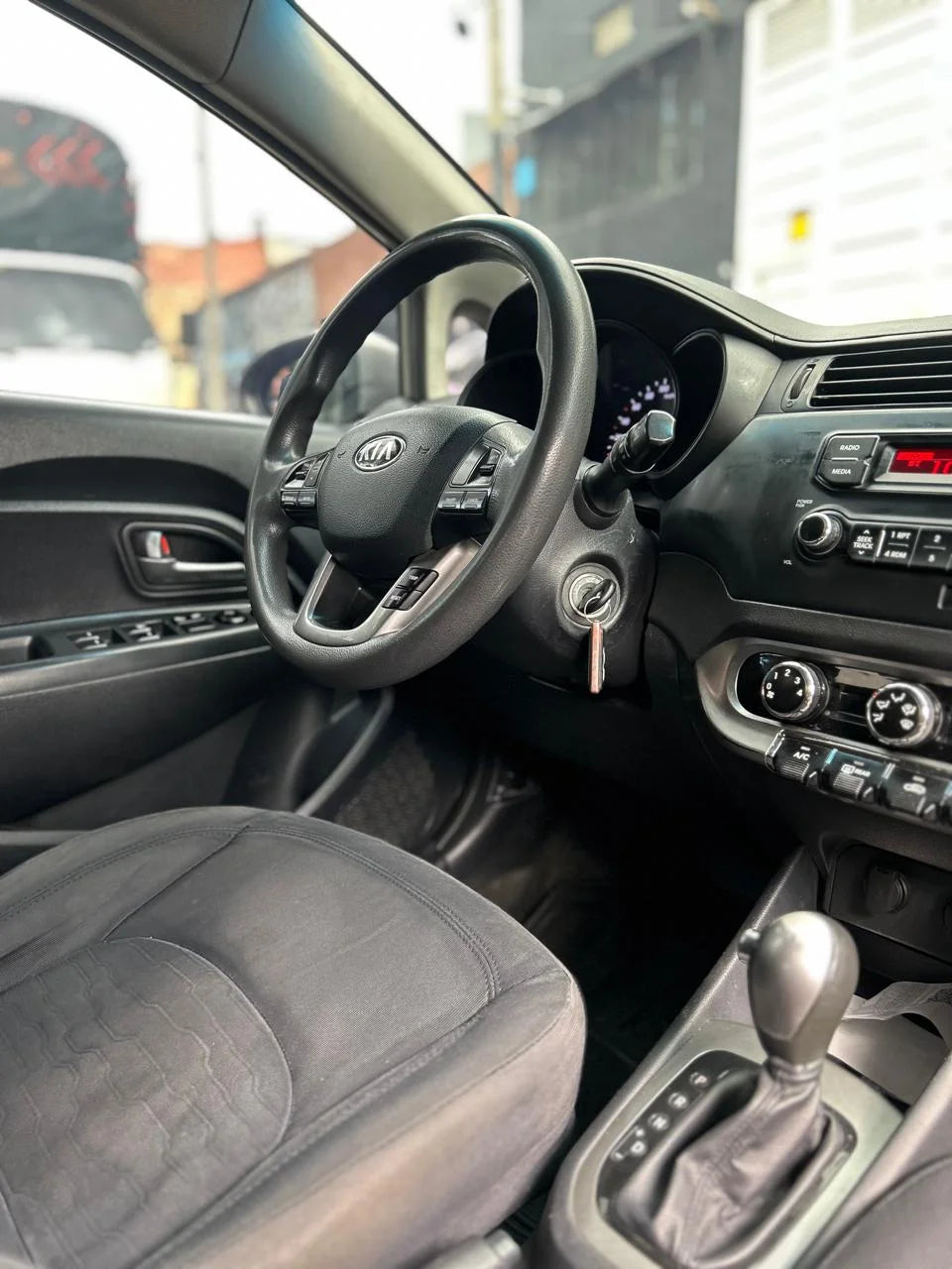 KIA RIO UB EX AUTOMATICO 2013