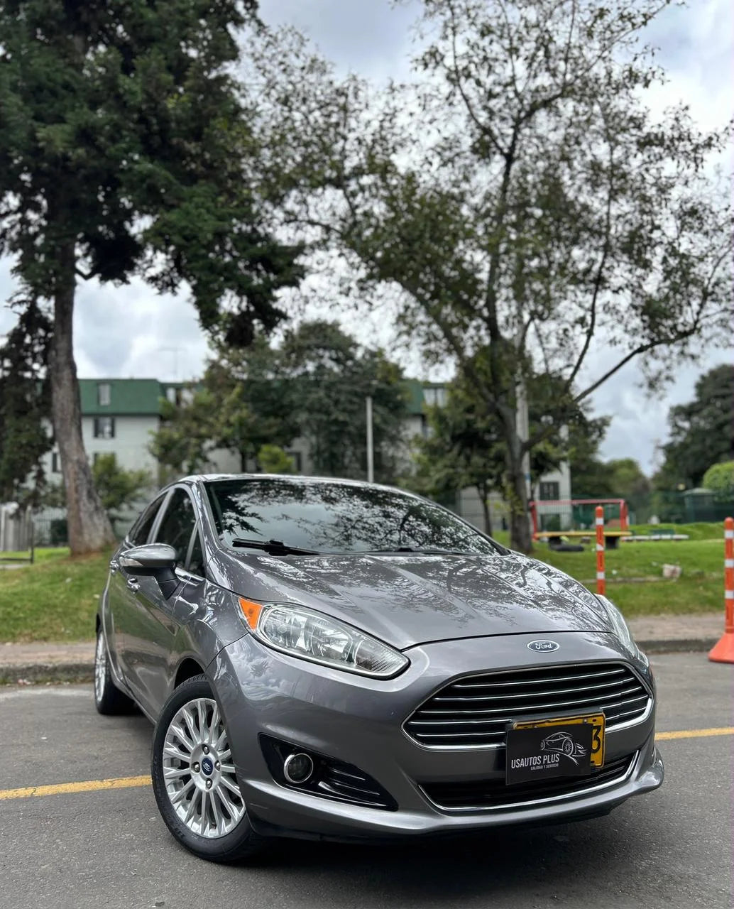 FORD FIESTA SEDÁN AUTOMÁTICO TITANIUM