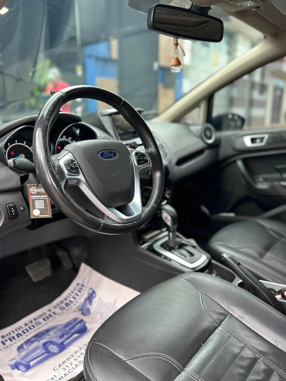 FORD FIESTA SEDÁN AUTOMÁTICO TITANIUM