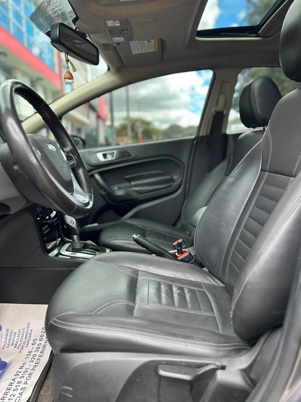 FORD FIESTA SEDÁN AUTOMÁTICO TITANIUM