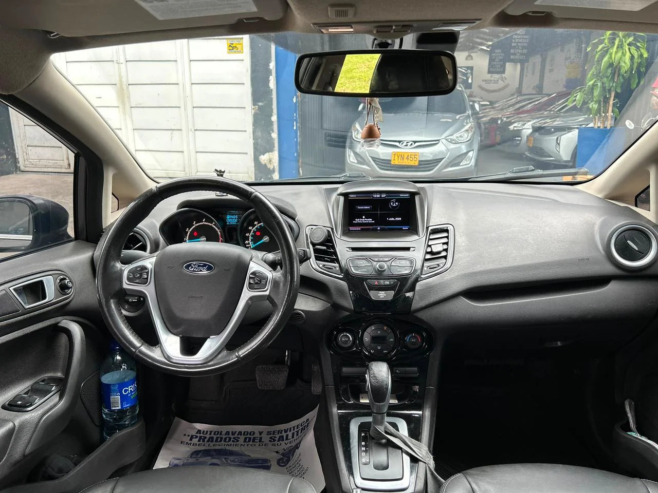 FORD FIESTA SEDÁN AUTOMÁTICO TITANIUM