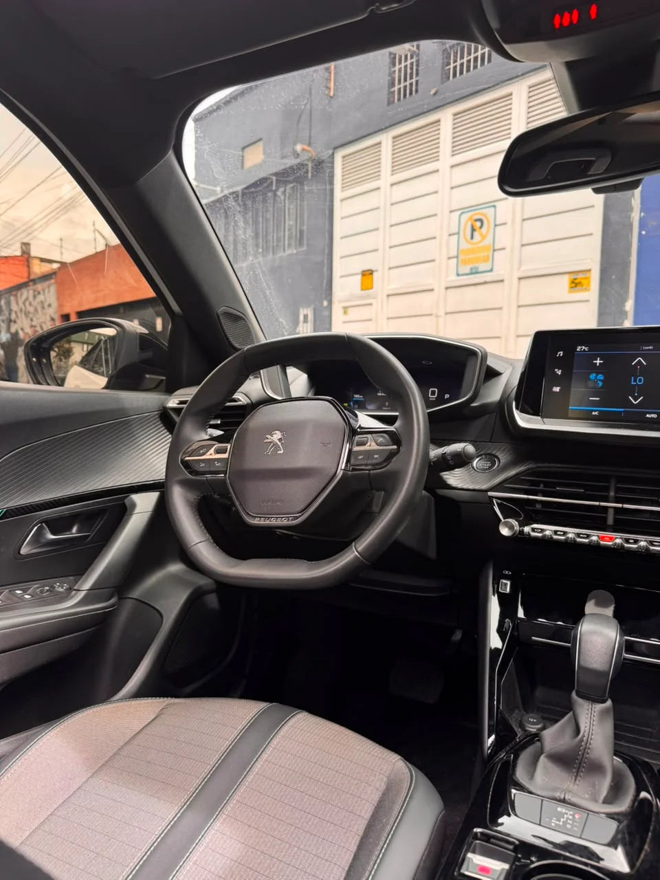 PEUGEOT 2008 ALLURE 1.2 TURBO AUTOMÁTICA