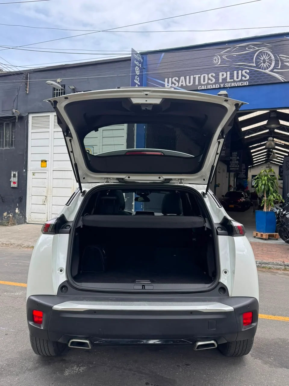 PEUGEOT 2008 ALLURE 1.2 TURBO AUTOMÁTICA