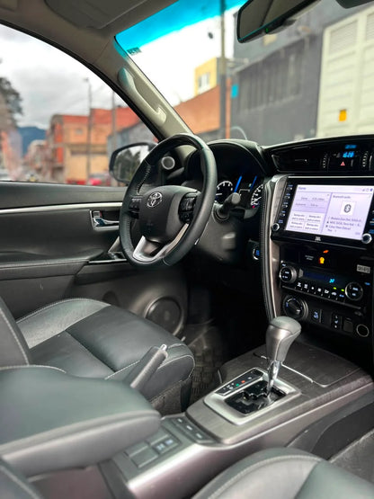 TOYOTA FORTUNER SRV DIESEL 4*4