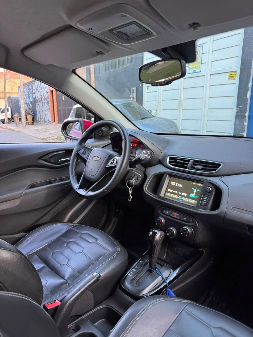 CHEVROLET ONIX LTZ AUTOMÁTICO HATCHBACK