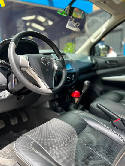 NISSAN FRONTIER DOBLE CABINA 4x2 MECÁNICA