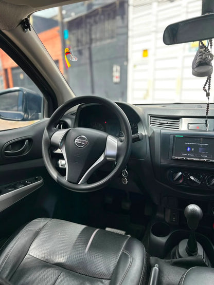 NISSAN FRONTIER DOBLE CABINA 4x2 MECÁNICA