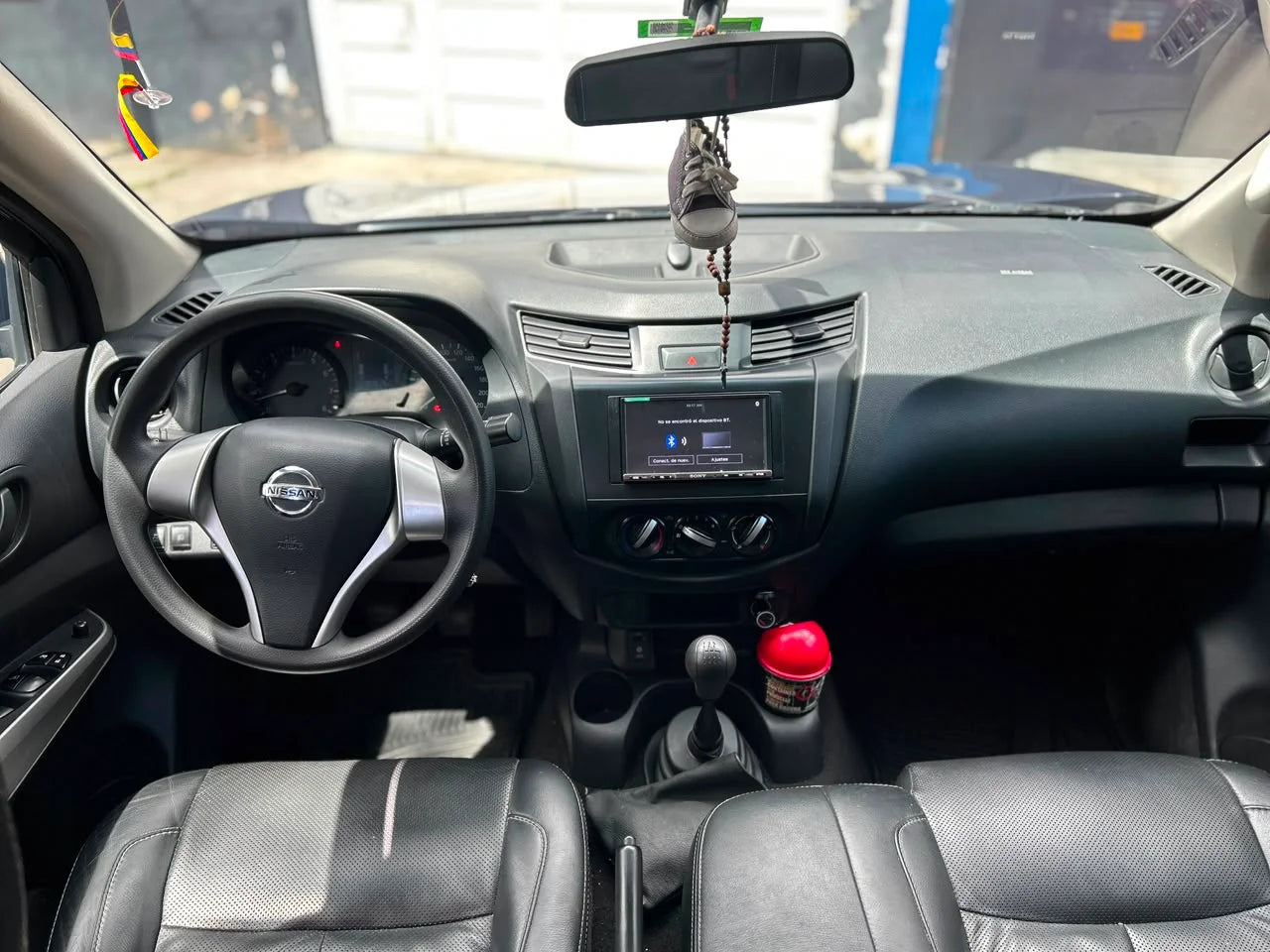 NISSAN FRONTIER DOBLE CABINA 4x2 MECÁNICA