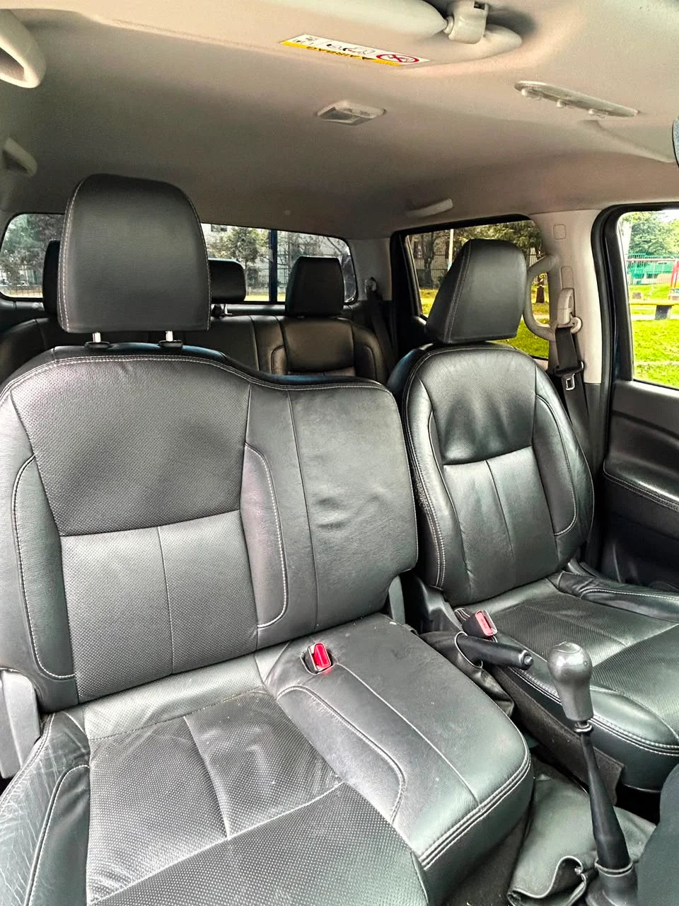 NISSAN FRONTIER DOBLE CABINA 4x2 MECÁNICA
