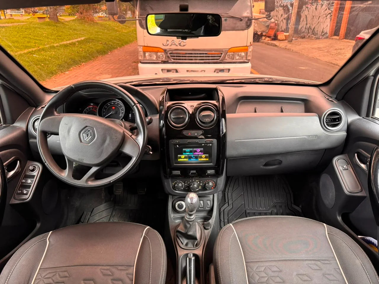 RENAULT DUSTER OROCH INTENS 4x4 MECÁNICA