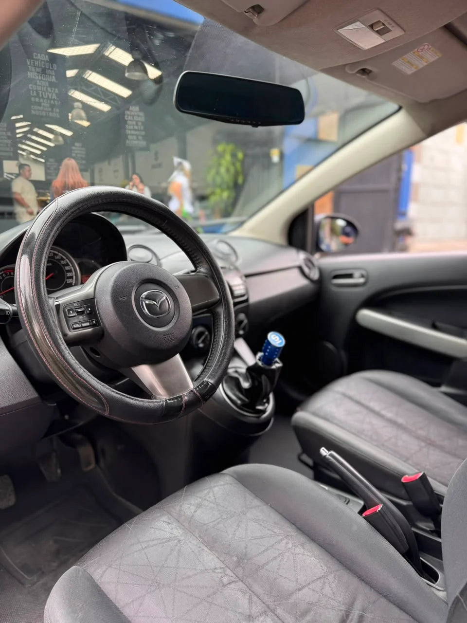 MAZDA 2 HATCHBACK MECÁNICO