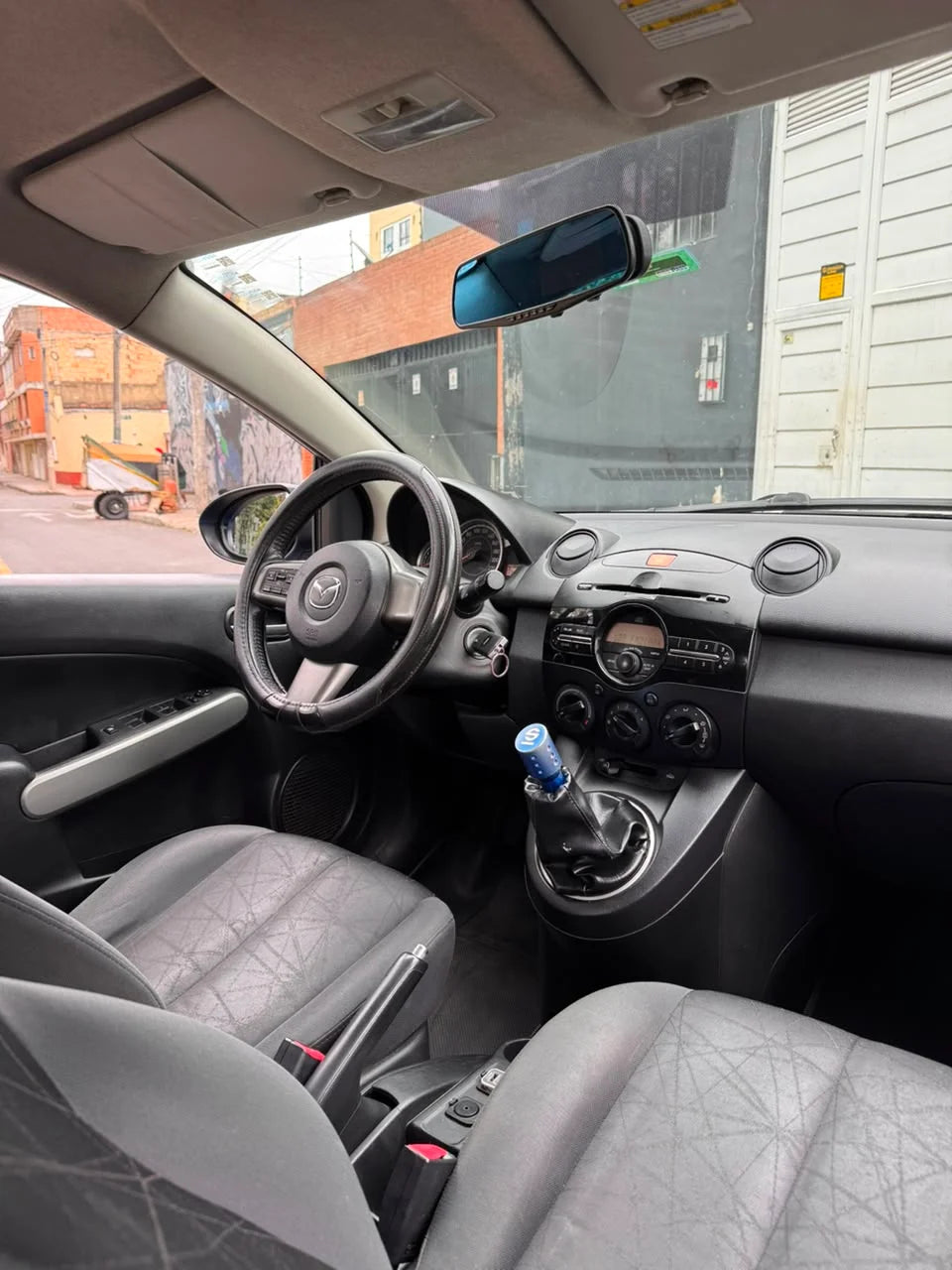 MAZDA 2 HATCHBACK MECÁNICO