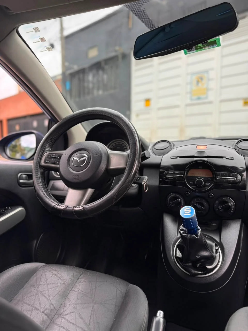 MAZDA 2 HATCHBACK MECÁNICO