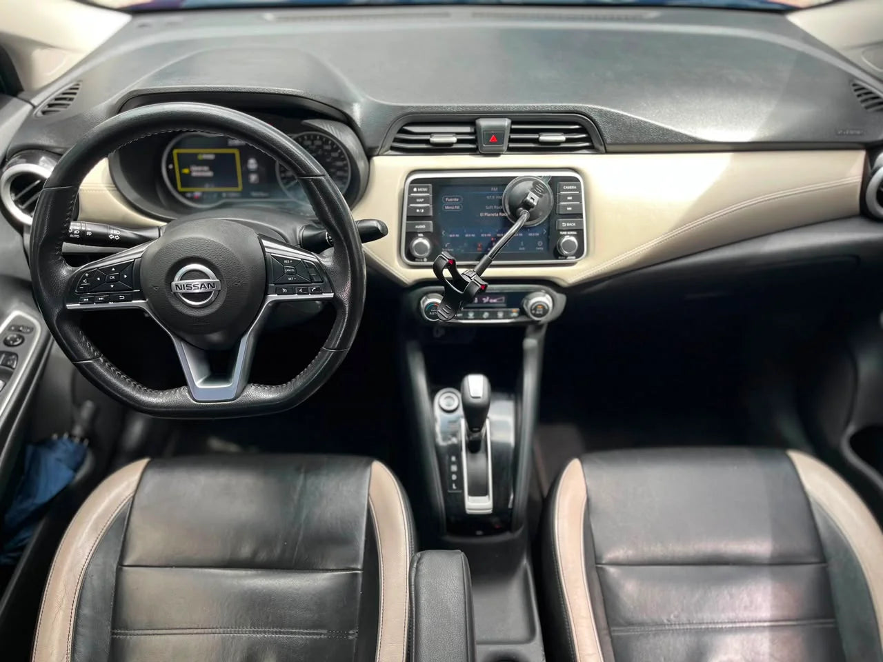 NISSAN VERSA EXCLUSIVE SEDÁN