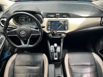 NISSAN VERSA EXCLUSIVE SEDÁN