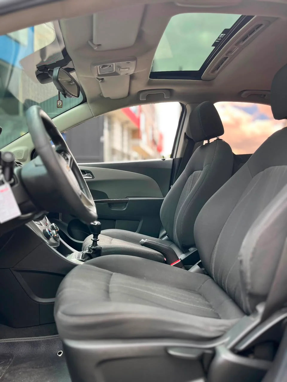 CHEVROLET SONIC LT SEDÁN MECÁNICO
