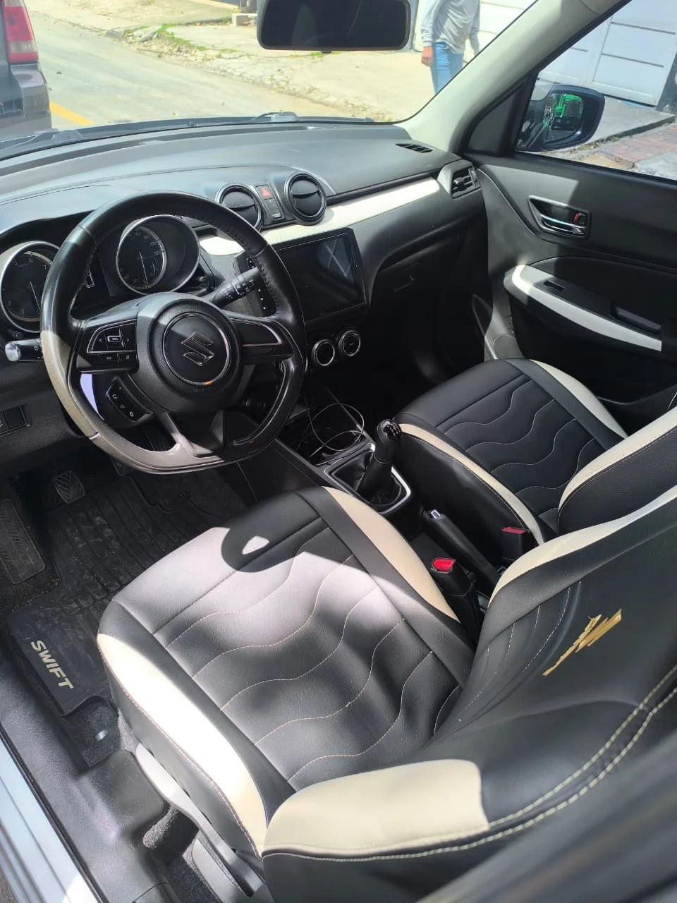 SUZUKI SWIFT HÍBRIDO 2024