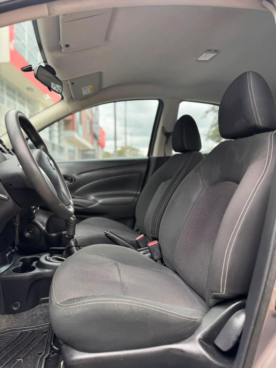 NISSAN VERSA SENSE MECÁNICO