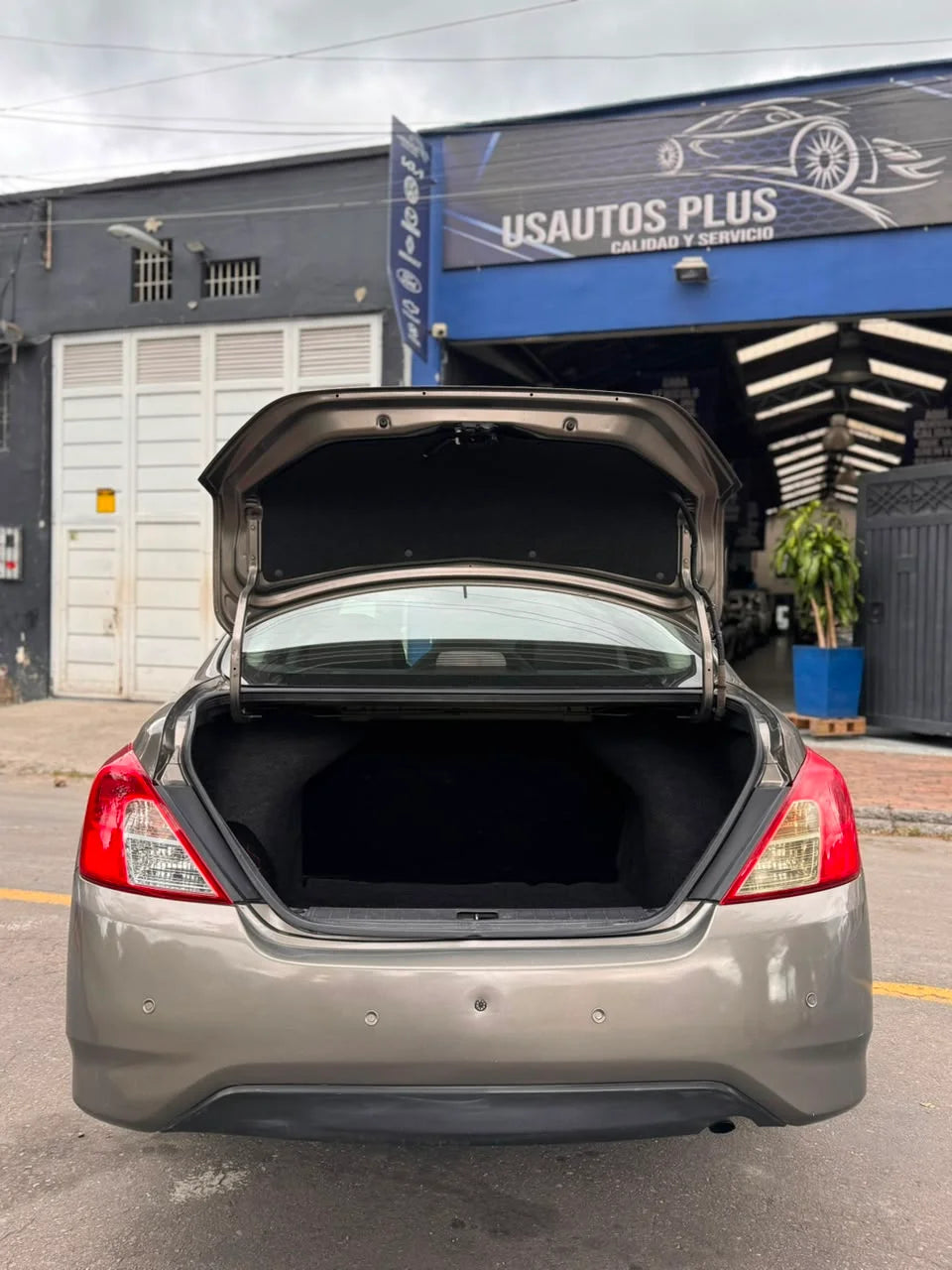 NISSAN VERSA SENSE MECÁNICO