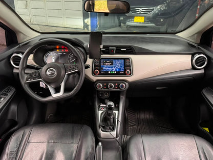 NISSAN VERSA ADVANCE MECÁNICO