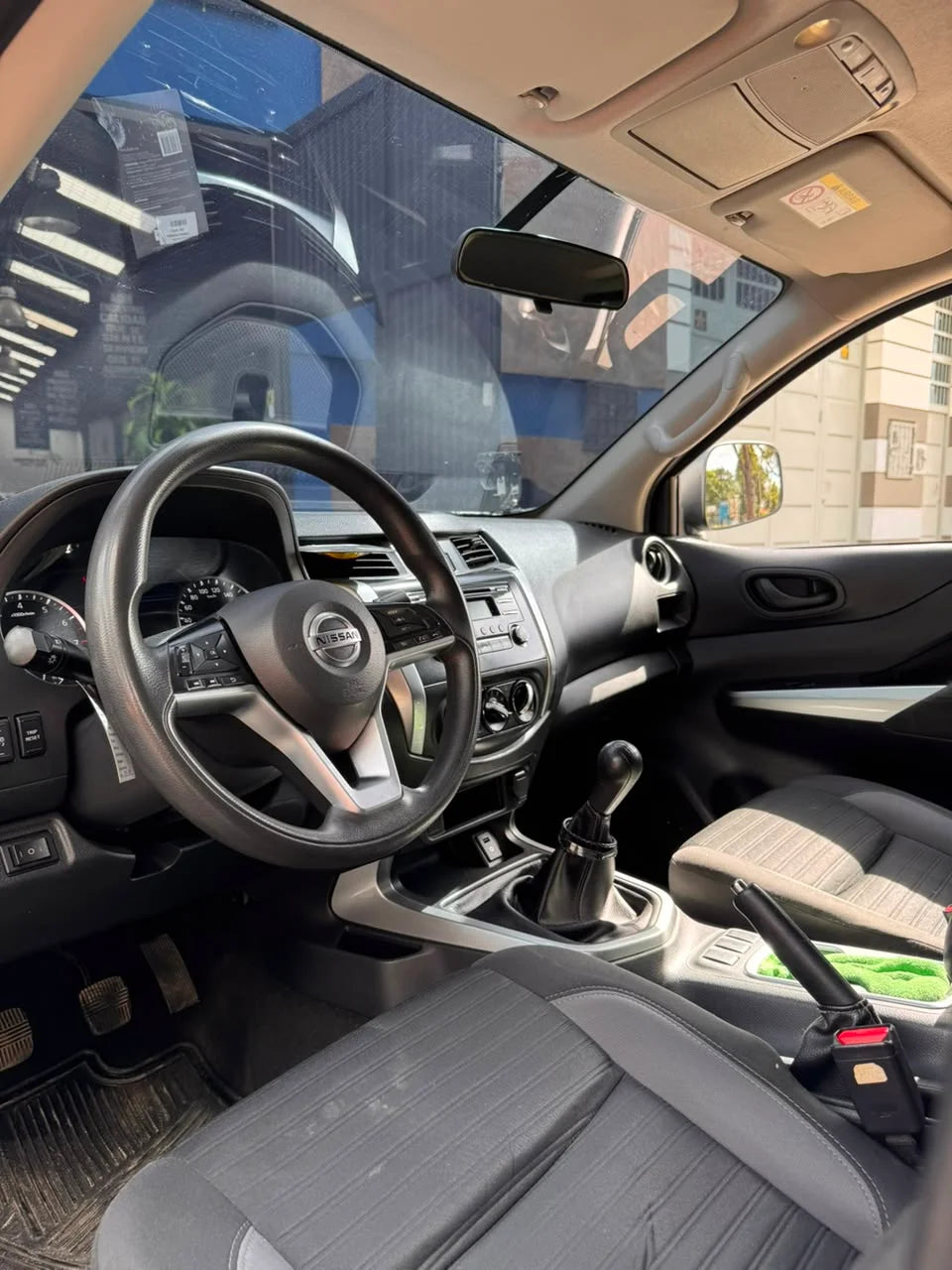 NISSAN FRONTIER DOBLE CABINA 4X2 MT