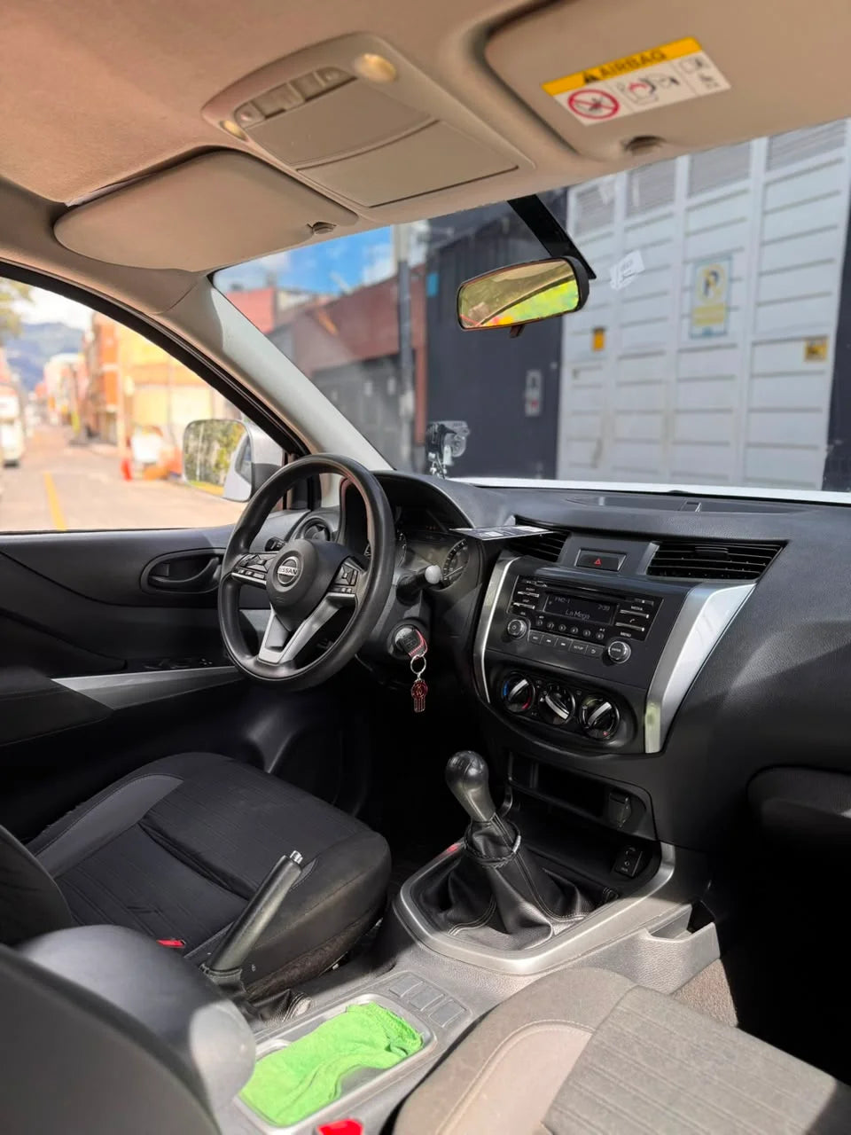NISSAN FRONTIER DOBLE CABINA 4X2 MT