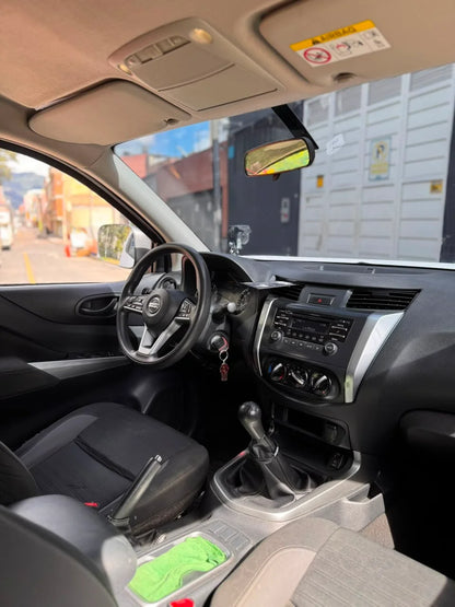 NISSAN FRONTIER DOBLE CABINA 4X2 MT